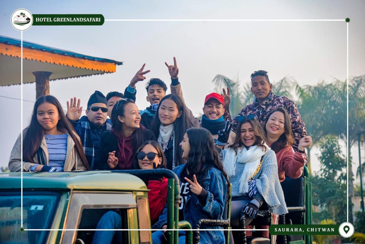 Hotel Greenland Safari Sauraha Esterno foto
