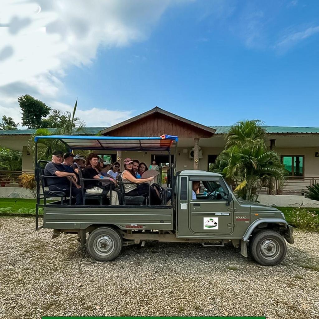 Hotel Greenland Safari Sauraha Esterno foto